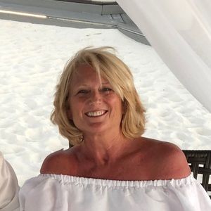 Meet your Posher, Deborah